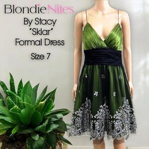 Blondie Nites By Stacy Sklar Green Formal Dress